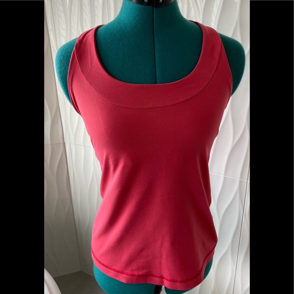 TONIC red with cross straps workout top